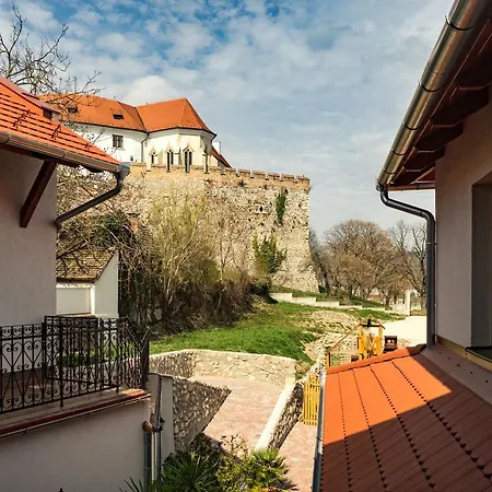 Brigaderos Vendeghaz Guest house